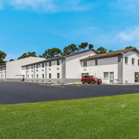 Econo Lodge Cherry Point Havelock Exteriör bild