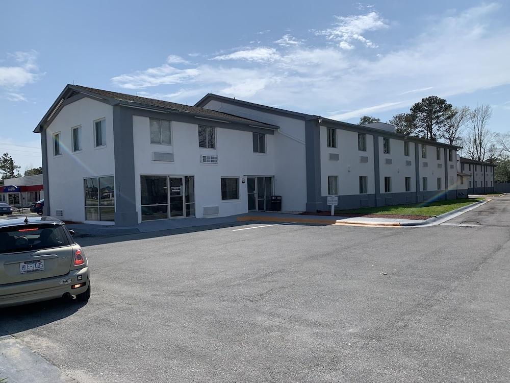 Econo Lodge Cherry Point Havelock Exteriör bild