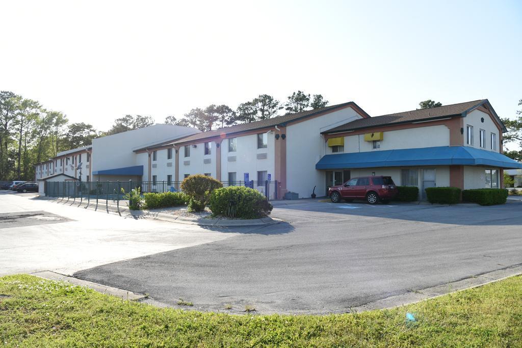 Econo Lodge Cherry Point Havelock Exteriör bild