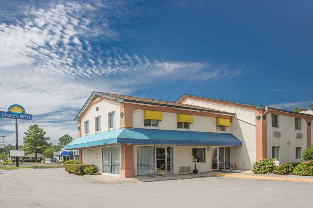 Econo Lodge Cherry Point Havelock Exteriör bild