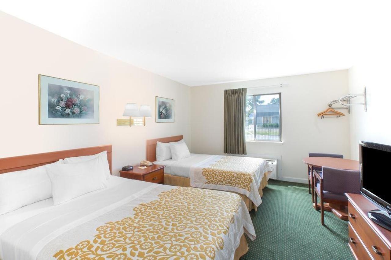 Econo Lodge Cherry Point Havelock Exteriör bild
