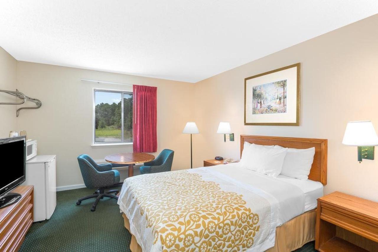 Econo Lodge Cherry Point Havelock Exteriör bild