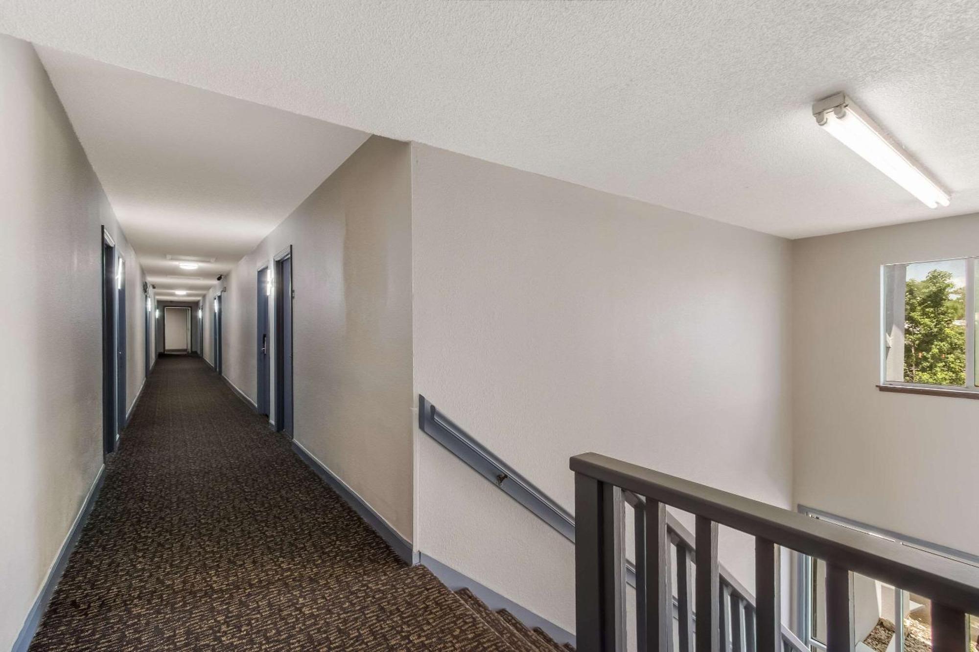 Econo Lodge Cherry Point Havelock Exteriör bild
