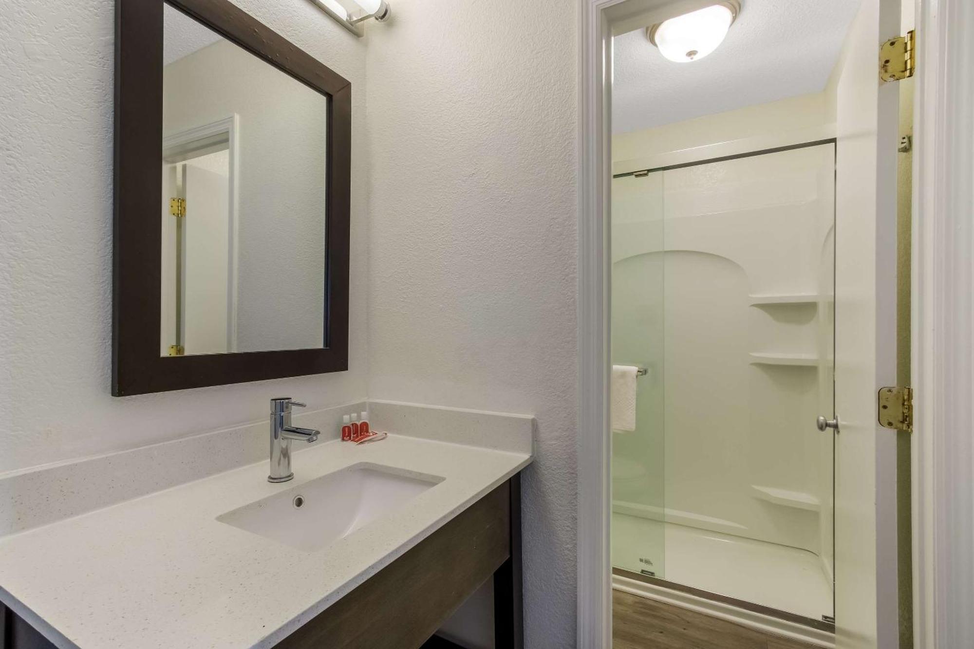 Econo Lodge Cherry Point Havelock Exteriör bild