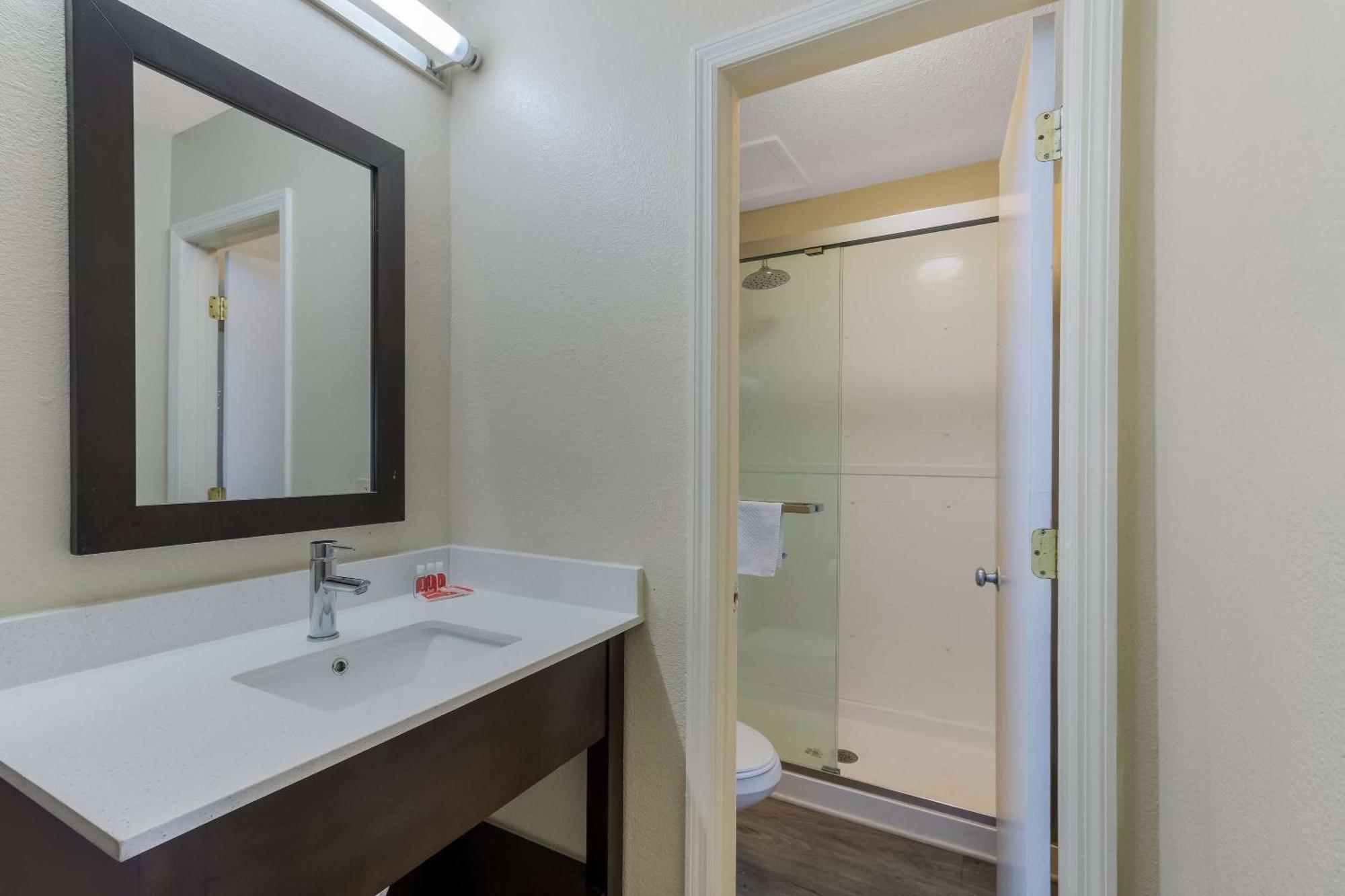 Econo Lodge Cherry Point Havelock Exteriör bild